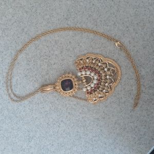 Elizabeth traylor necklace